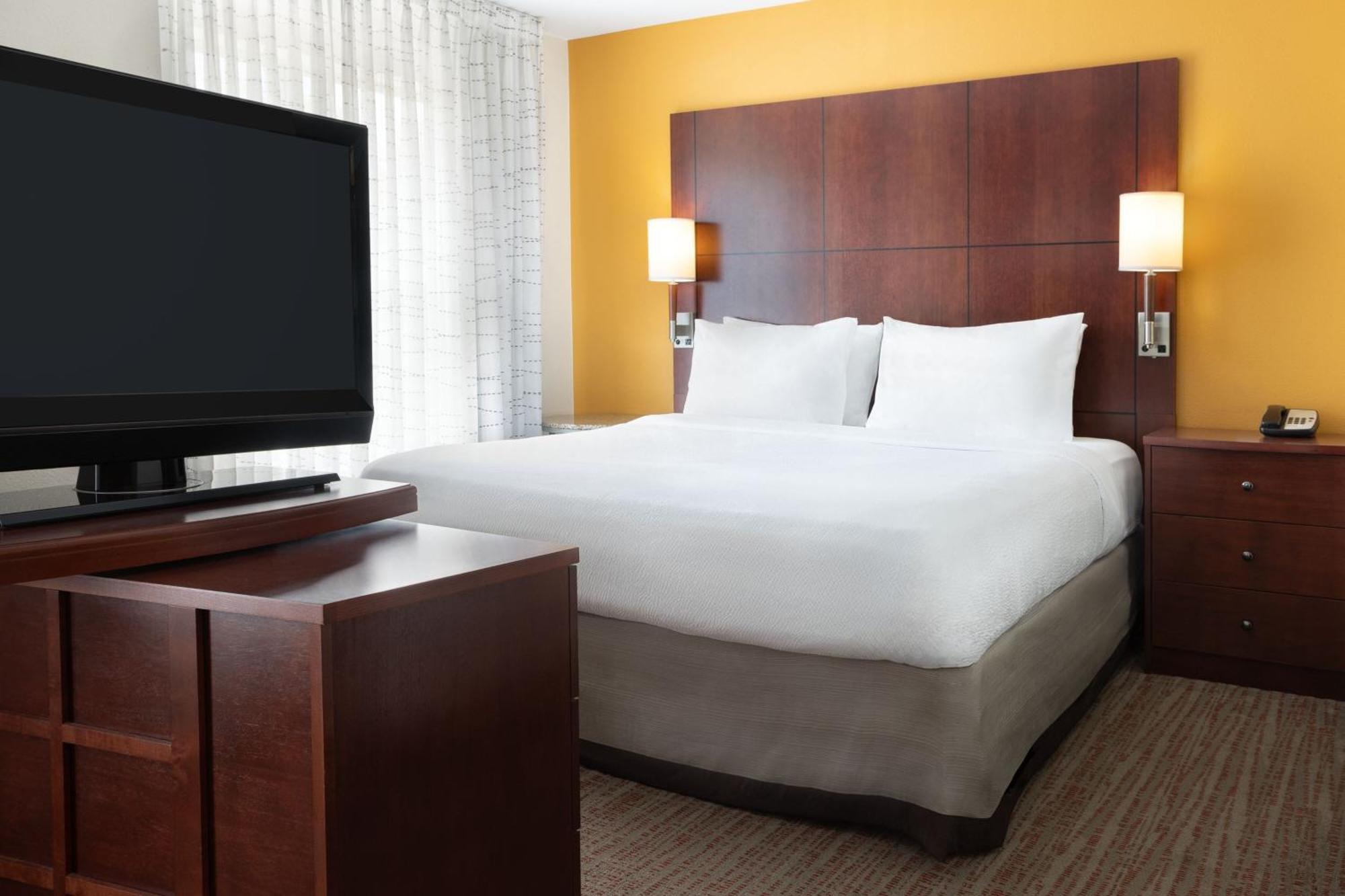 Hotel By Marriott